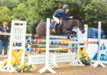 Young Showjumper Amy Morris is Honoured with NAF Shining Star Award for May 2016
